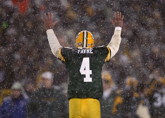 El presidente de los Packers quiere retirar el 4 de Favre en 2016