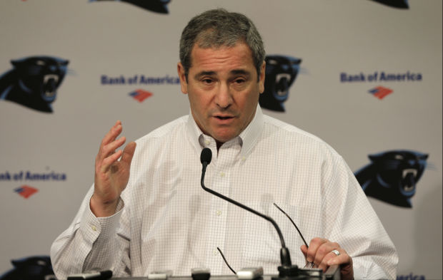 El GM de los Panthers pone presión en Newton
