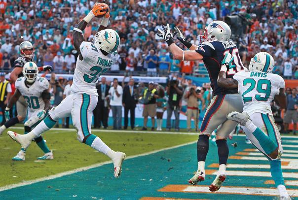 Esta vez el último pase de los Pats terminó siendo interceptado (AP)