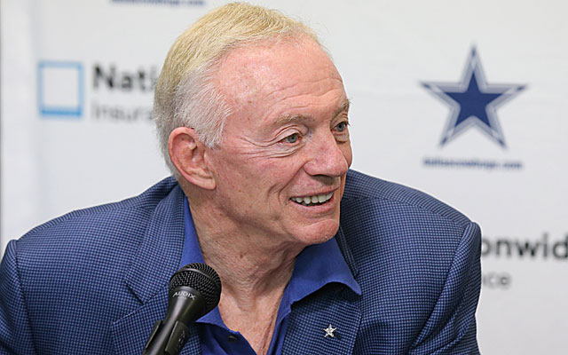 Jerry Jones ve con buenos ojos una franquicia londinense (AP)