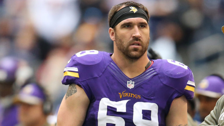 Jared Allen deja de ser un Viking