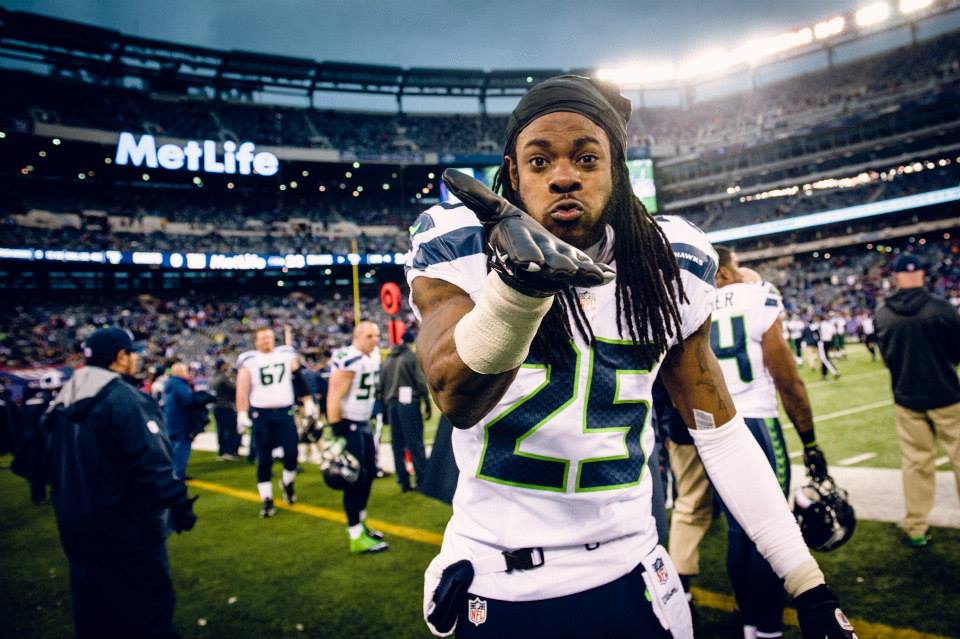 A Richard Sherman no le faltan razones para sonreir (AP)