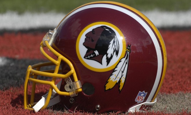 El famoso piel rojo del casco de Washington en entredicho (AP)