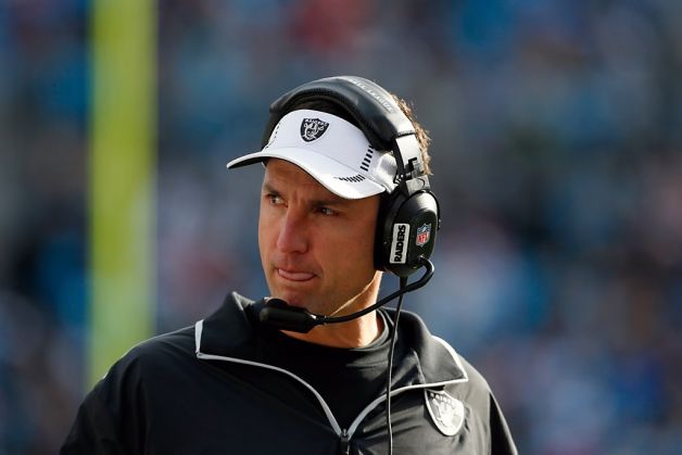 Dennis Allen ya es historia de los Raiders (AP)