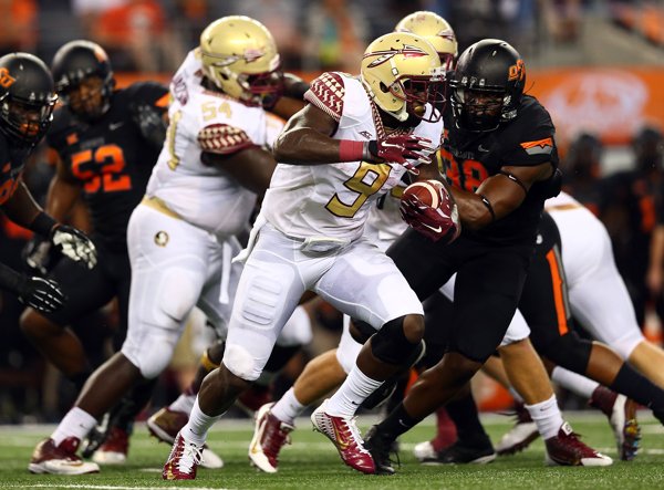 Jameis Winston estuvo irregular en el debut (ap)