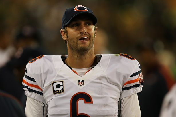 Jimmy Clausen reemplazará a Jay Cutler este domingo