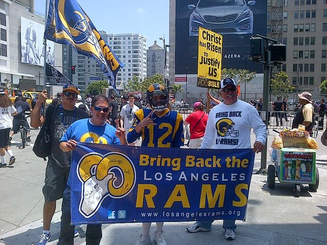 Fans por la vuelta de los Rams a Los Ángeles