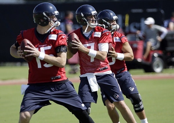 Brian Hoyer gana la plaza de titular en los Texans