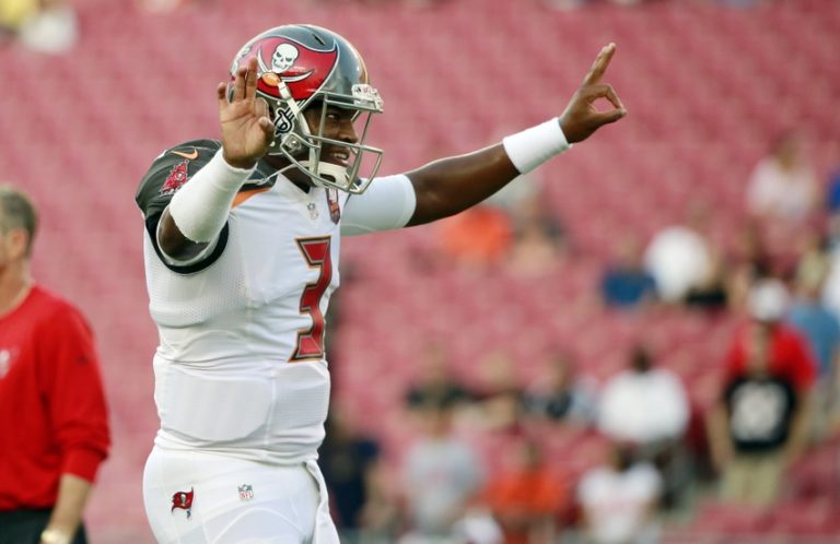 Jameis Winston brilla ante su público