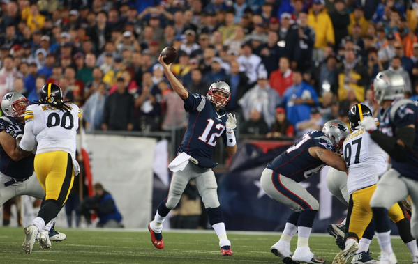 Brady y Gronkowski llevan a los Pats a su primera victoria