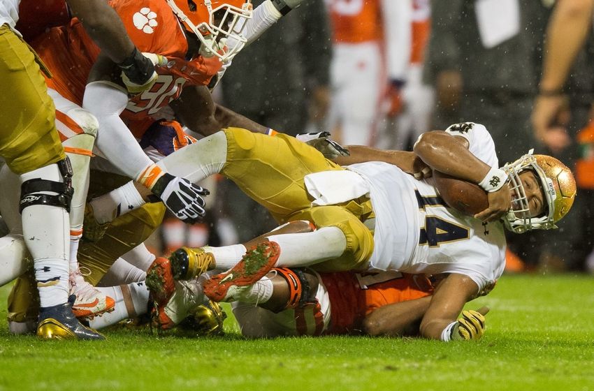 Clemson evitó la conversión de dos que hubiera llevado a la prórroga