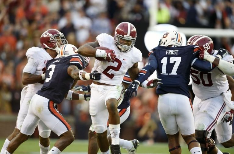 Alabama supera a Auburn, Ohio State apaliza a Michigan