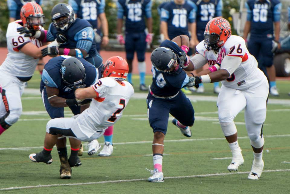 Dashawn Johnson (#76) en un partido con Patterson 