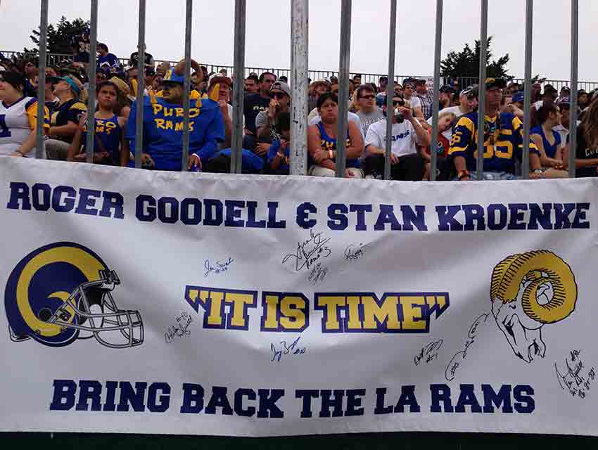 Partidarios del traslado de los Rams a Los Angeles