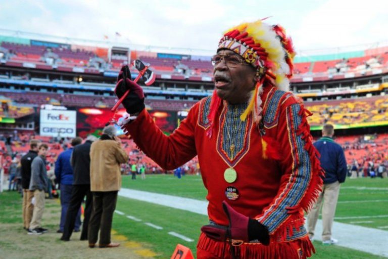 Fallece Chief Zee, mítico aficionado de los Redskins