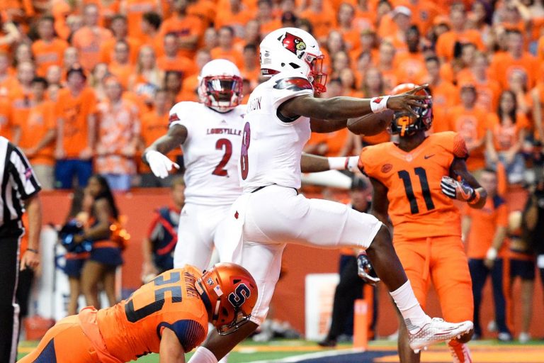 Lamar Jackson lidera a Louisville y destroza a Syracuse