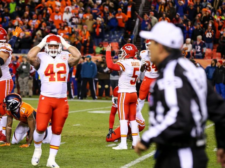 Kansas City gana un partido espectacular en Denver