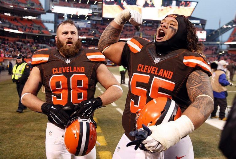 Los Browns logran su primera victoria, Miami se acerca a playoffs