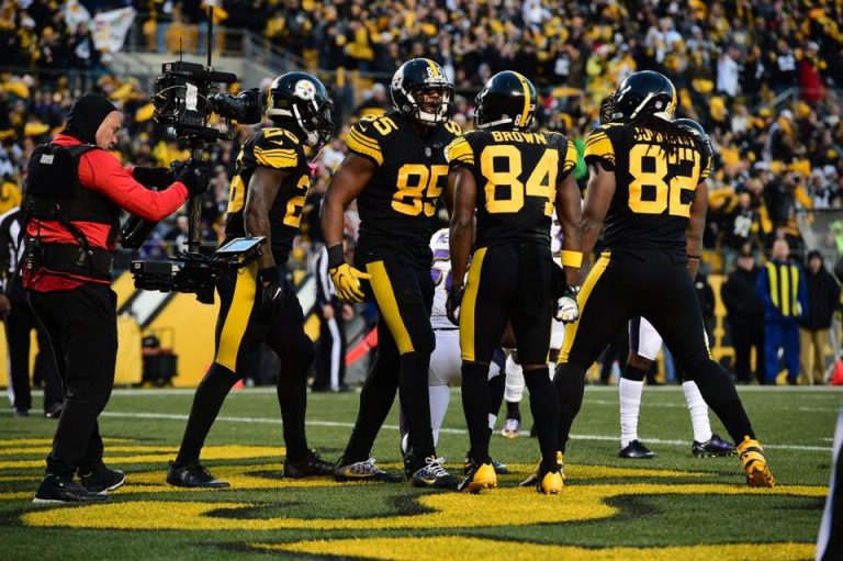 Los Steelers ganan la AFC North y eliminan a Baltimore de los playoffs