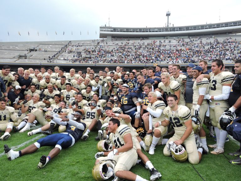 Pumas se lleva el segundo Tazón Universitario