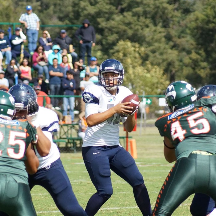 Alan Macedo nuevo QB de los Hurricanes