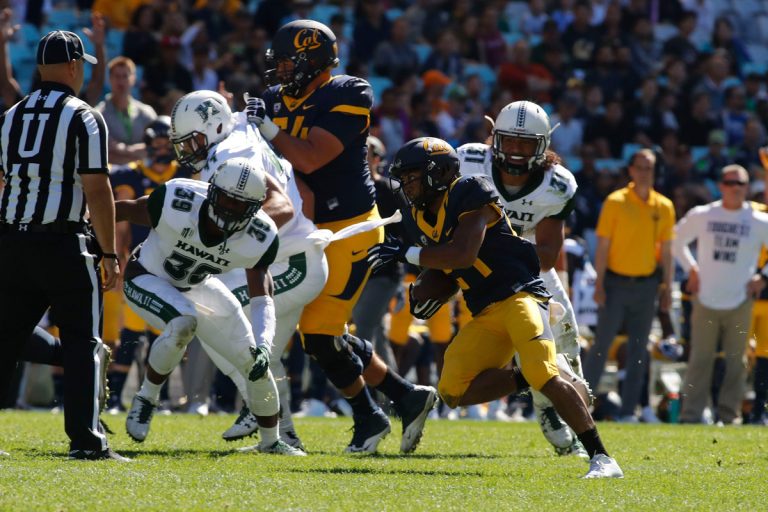 California se exhibe ante Hawaii en Australia