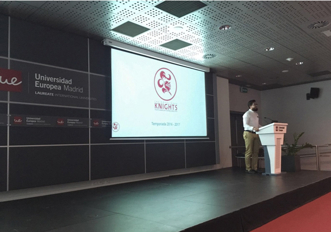 Los Royal Oak Knights se presentaron en la Universidad Europea